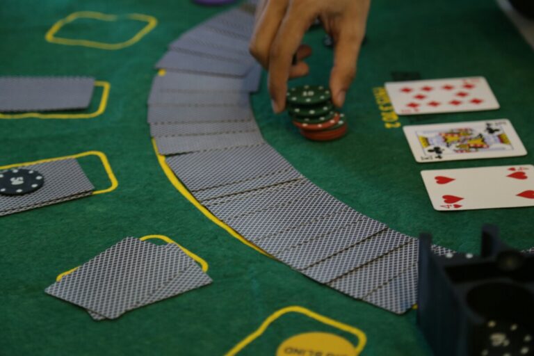 Police Hunt Suspects In Baccarat Cheating Ring That Netted $1.5 Million