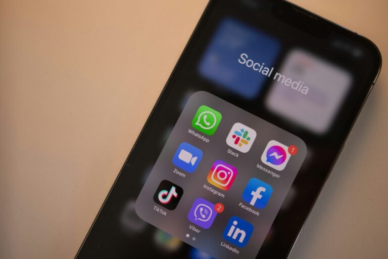 Australia Warns Influencers Of Hefty Fines For Promoting Illegal Gambling Sites