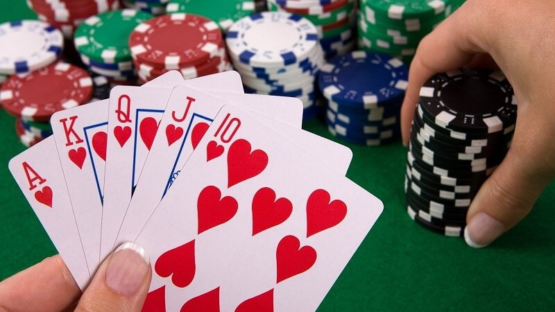 Thùng Phá Sảnh là tay bài cao nhất trong Texas Hold’em Poker, Omaha Poker, Eight or Better và Seven Card Stud